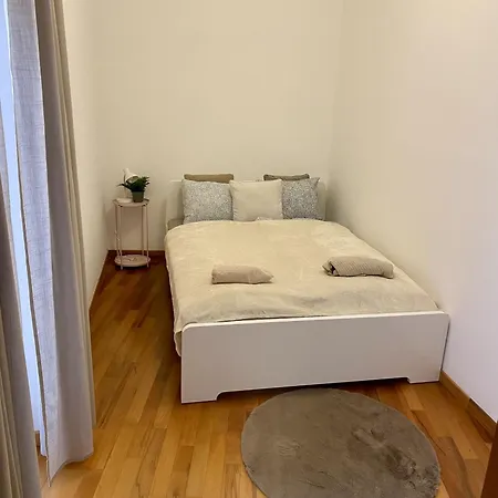 Vera - Old Town, Ac, Balcony Апартаменты *